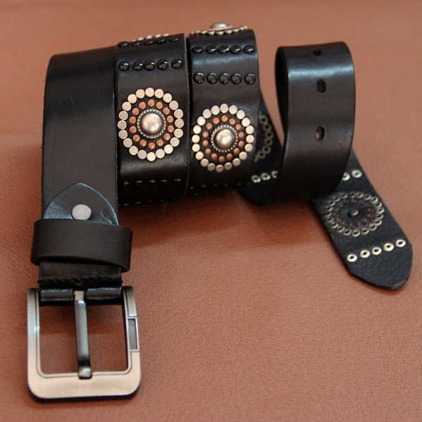 Wholesale Western Punk Retro Rivets Leather Belt With Square Pin Buckle New Trendy Goth Handmade Studded Rivet Unisex Jeans Belt - 图片 3