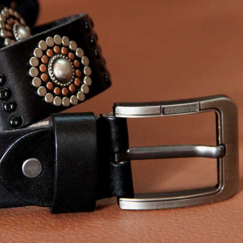 Wholesale Western Punk Retro Rivets Leather Belt With Square Pin Buckle New Trendy Goth Handmade Studded Rivet Unisex Jeans Belt - 图片 5