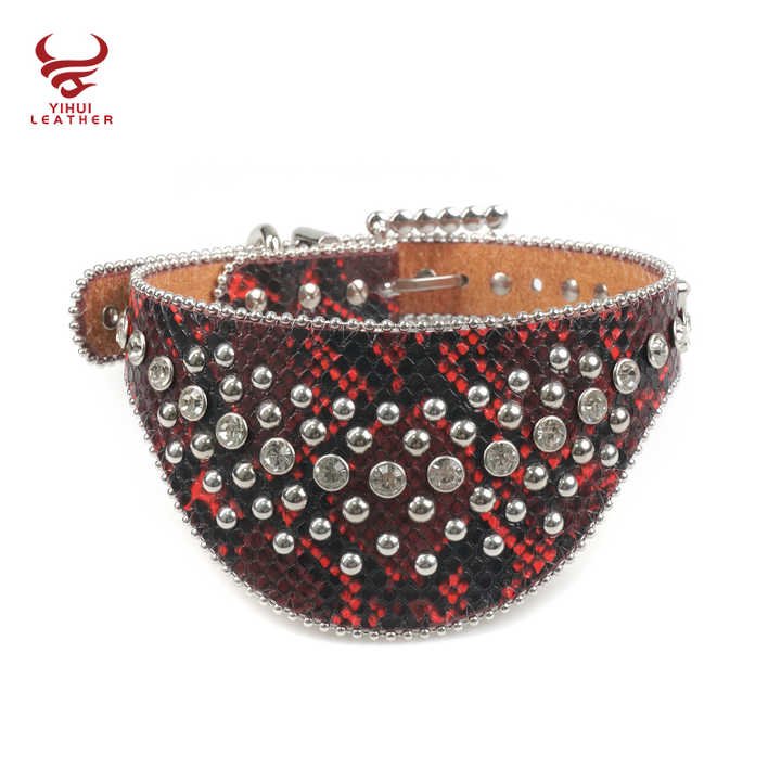 Custom Luxury Crystal Cat Collar Dog Saliva Towel Designer Diamond Pet Belt PU Leather Red Rhinestone Pet Dog Collars