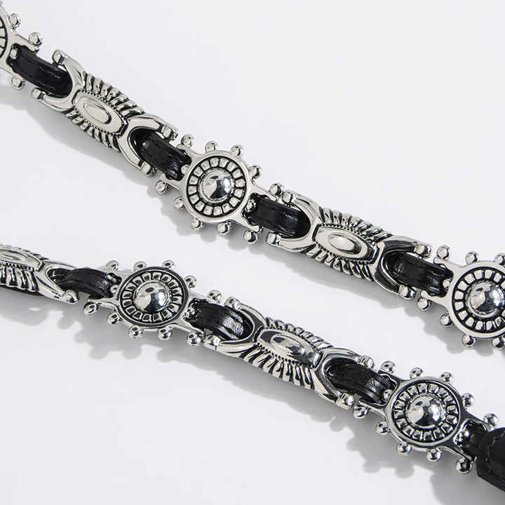 Wholesale Retro Punk Faux Leather Western Belt With Carve Metal Accessories Skinny Body Chains Waist Belt for Women Dresses - 图片 6